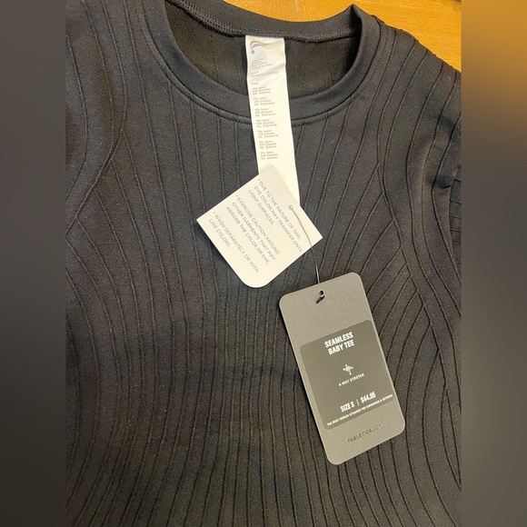 Fabletics Seamless Baby Tee black NWT size S - Picture 4 of 7